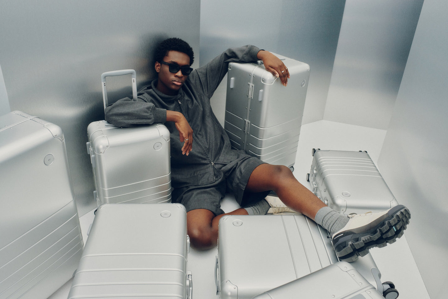 Monos | Premium Luggage & Travel Goods, Designed in Canada – Monos Europe